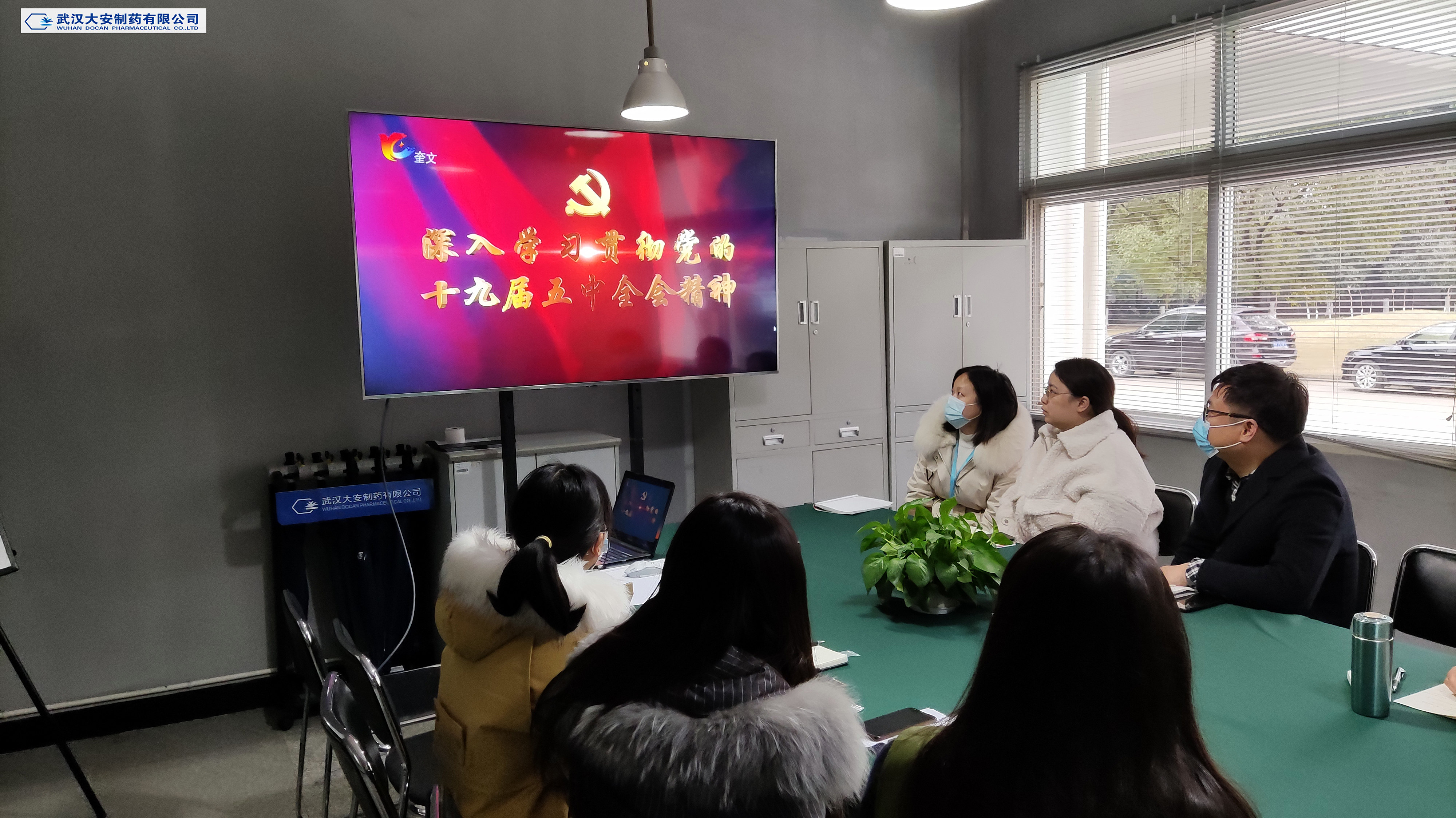 100731191.jpg 100731191.jpg